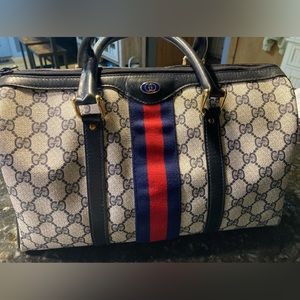 Vintage Authentic Gucci Boston bag supreme.